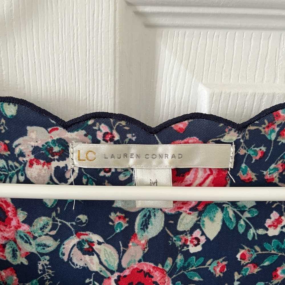 LC Lauren Conrad Navy and Red Floral Blouse - Picture 4 of 4